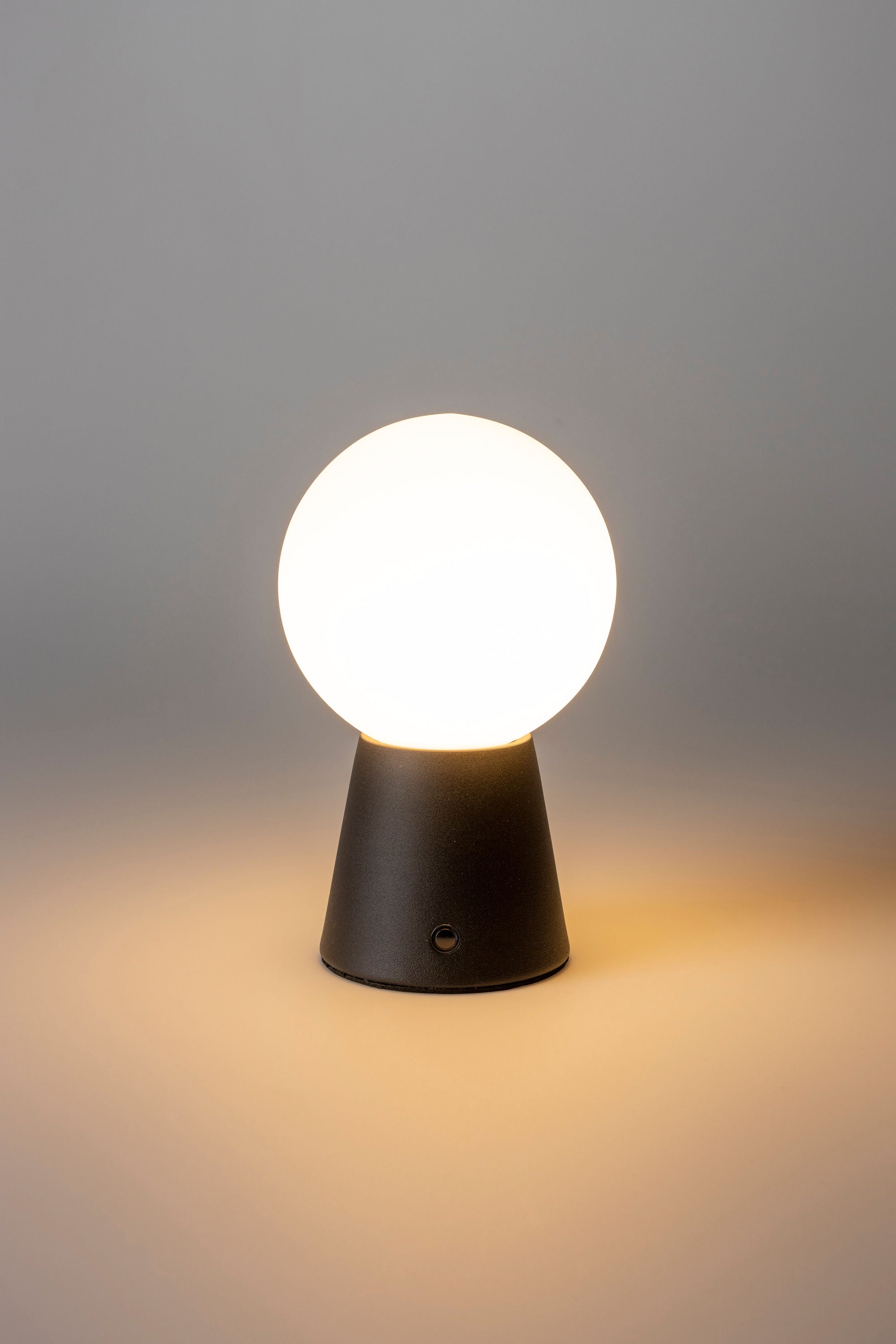 Zuiver Stellar Black & White Orb Table Lamp